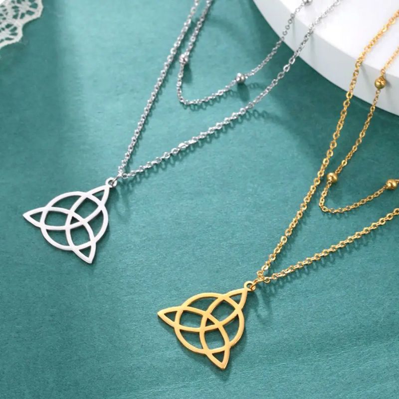 Pendentifs Triquetra en acier inoxydable comparaison