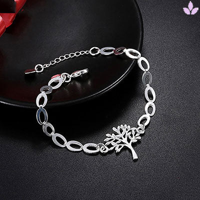 Bracelet en argent avec l'arbre de vie