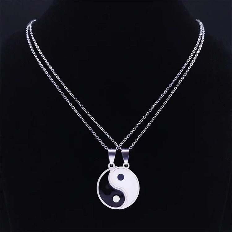 Collier Yin Yang Couple sur buste