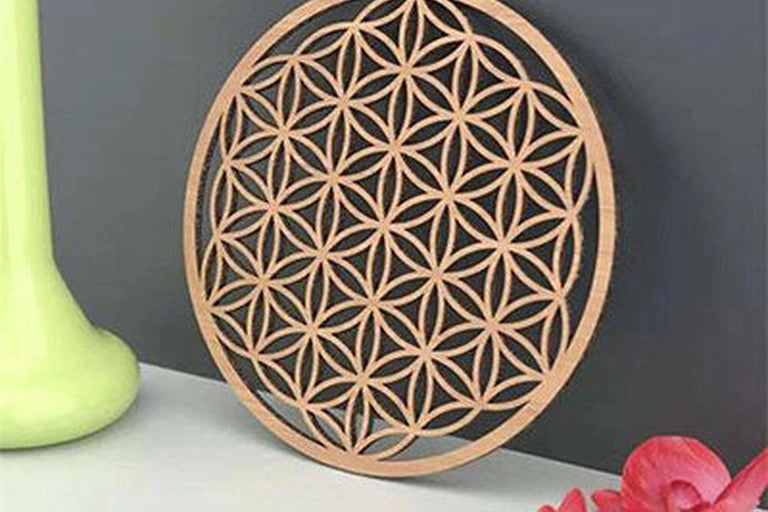 Fleur de Vie en bois Harmonisante utilisée en décoration