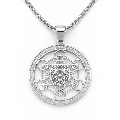 Pendentif cube de Métatron argenté vu de face sur fond clair