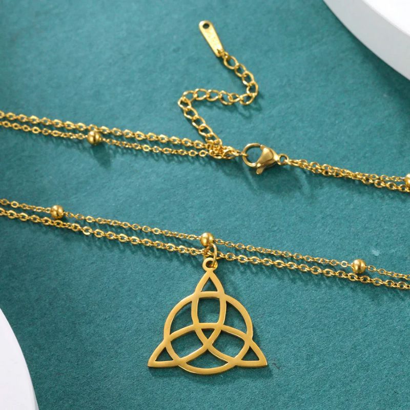 Pendentif Triquetra en acier inoxydable finition or