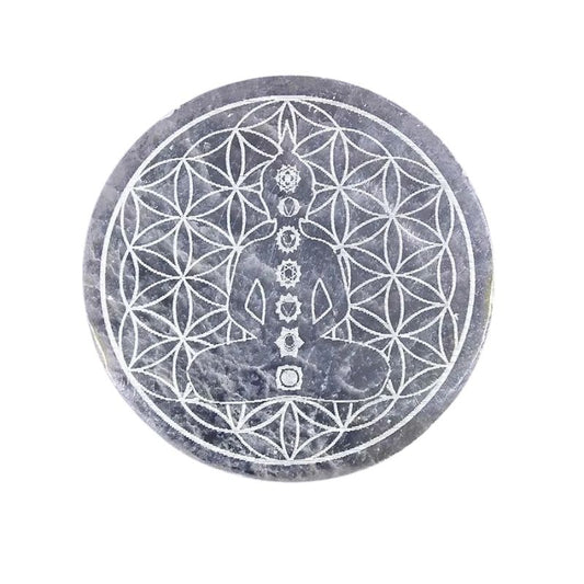 Plaque de rechargement Sélénite Fleur de vie avec motif Bouddha et 7 chakras gravés.