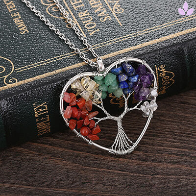 Collier Arbre de vie avec coeur 7 chakras